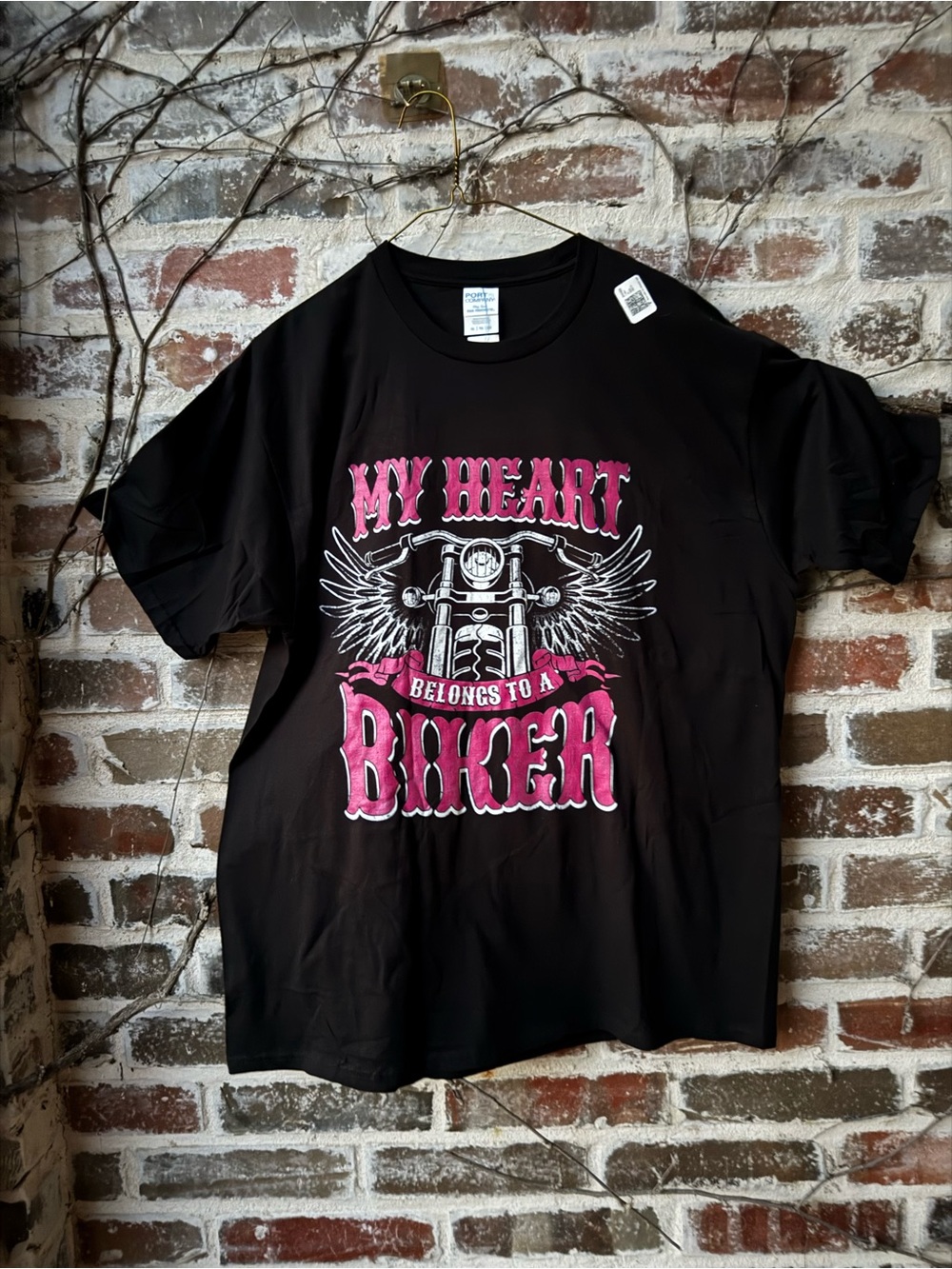 #bikerchic #y2kgrunge #graphictee #bikerbabe #portandcompany